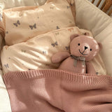 Babytæppe – strikket – Misty Rose